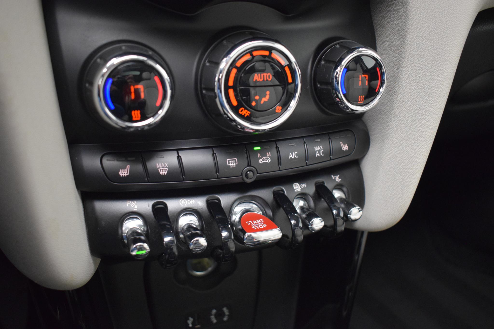 Mini Mini 2.0 Cooper S Knightsbridge Edition | PANO | LEDER | CAMERA | CRUISE | CLIMA | VOL OPTIES|BTW Auto| | KHAN Premium Automotive